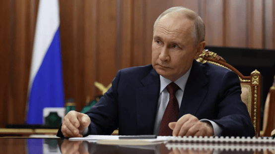 俄罗斯媒体：普京在今年秋天签署了招募135,000名