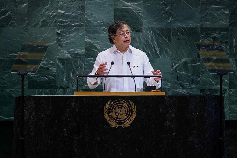 哥伦比亚总统撤换驻华外交官：破坏两国关系，这是殖民主义行为