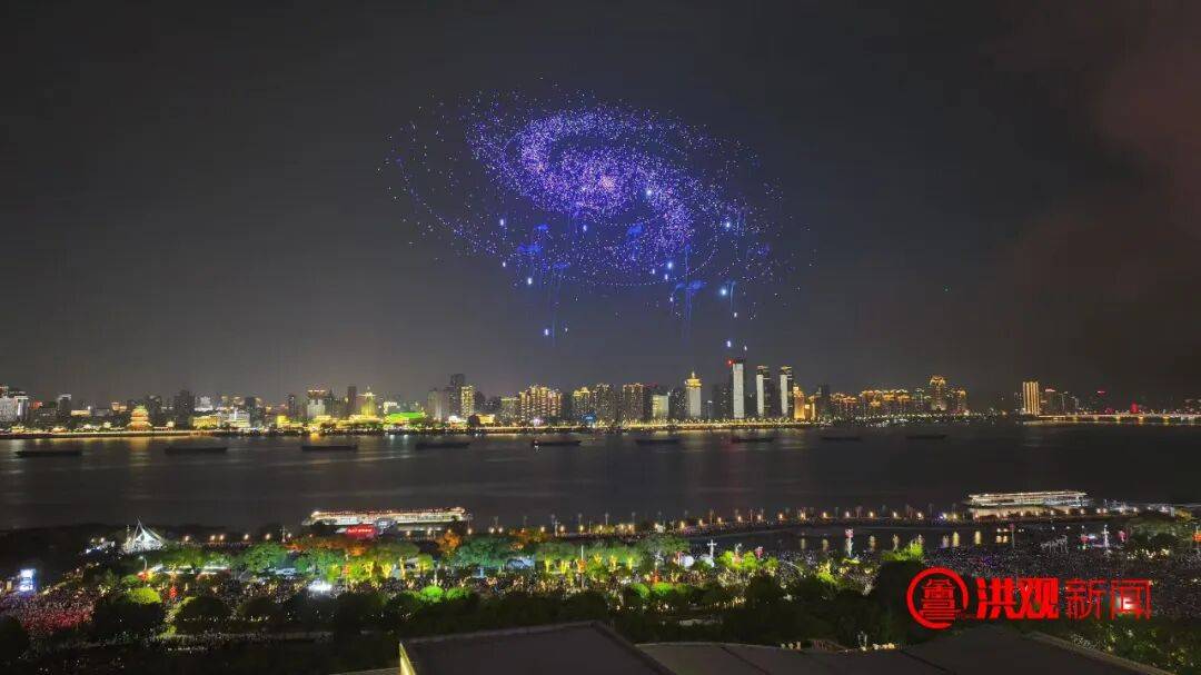 全网刷屏！这场烟花，有“亿点点”震撼！