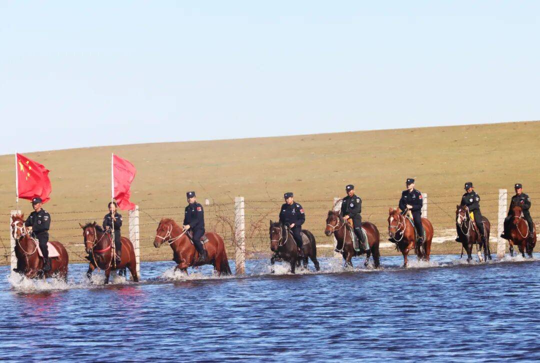 马背上的忠诚：“卡伦沁”马背巡防队坚守祖国北疆