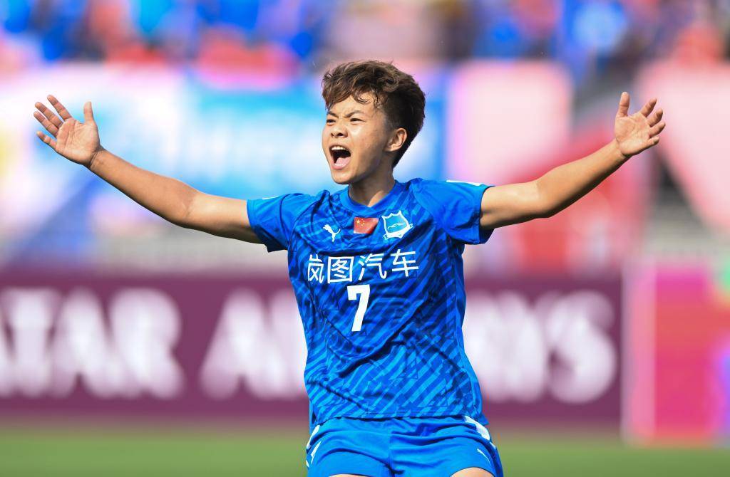王霜接受国际足联专访 期待亮相女足冠军杯