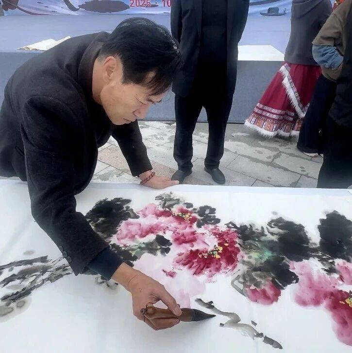 墨韵丹青绘同心 共书复兴新篇章——临夏花卉艺术中心书画笔会活动圆满举行_笔墨纸砚_双节