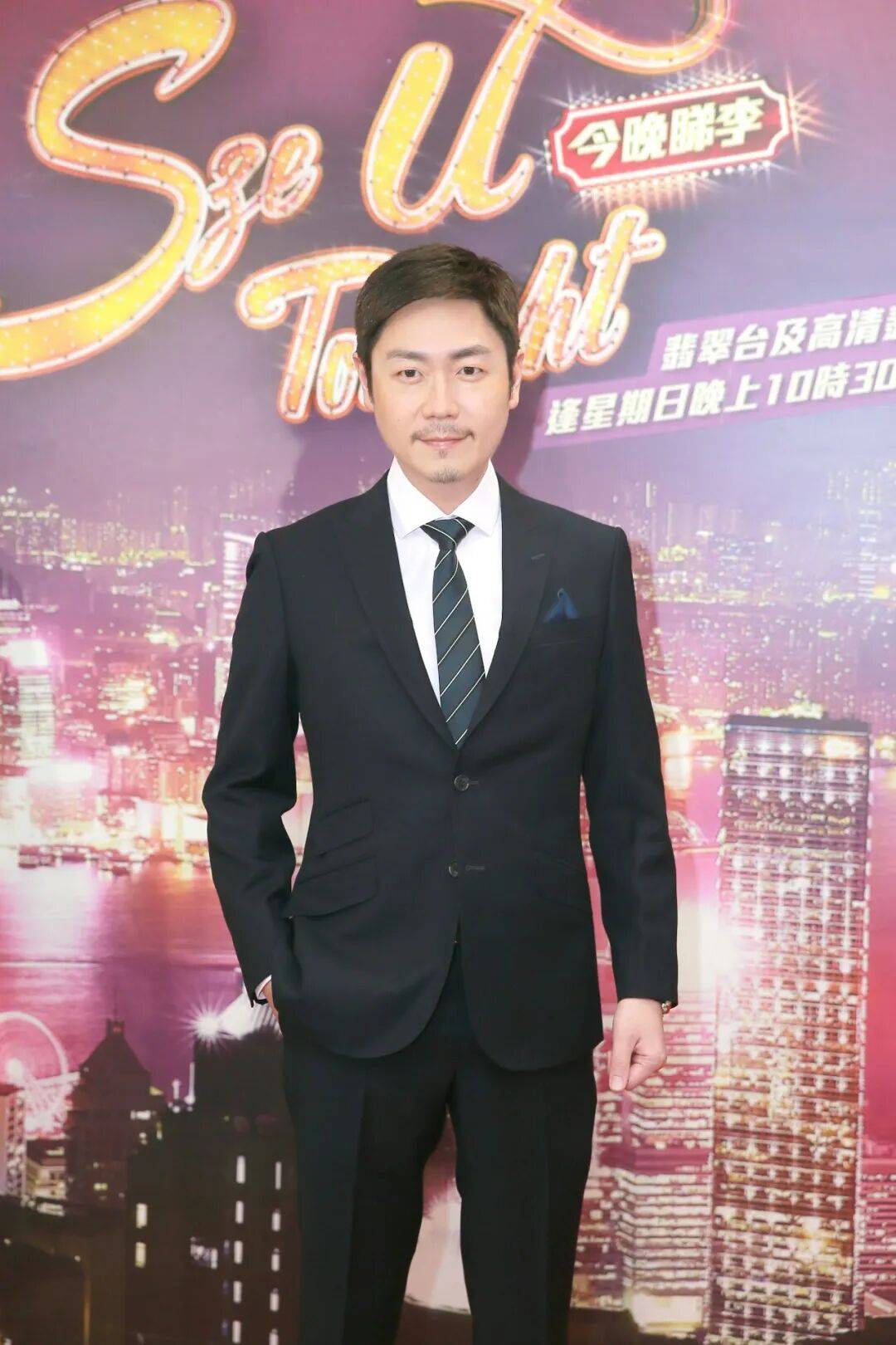 李思捷多风流新闻51岁修心养性,爆有拍拖十年女朋友:欠张纸啫!