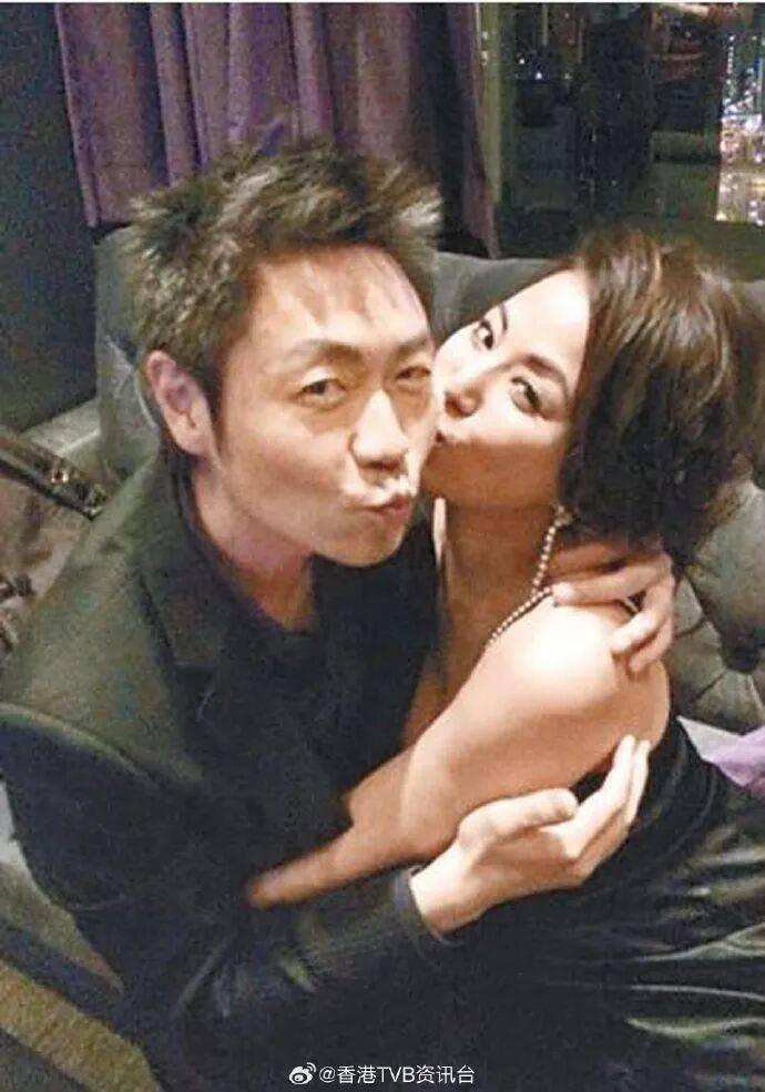 李思捷多风流新闻!51岁修心养性爆有拍拖十年女朋友:欠张纸啫