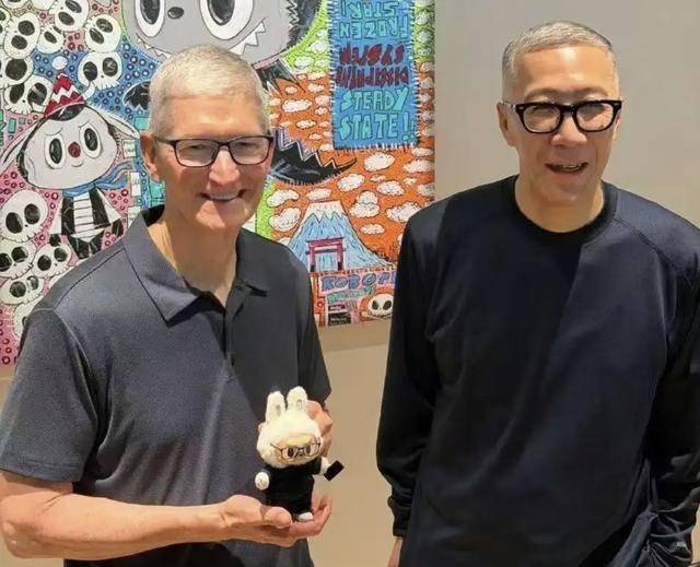 iPhone Air 国行终定档！库克现身抖音直播间“带货”