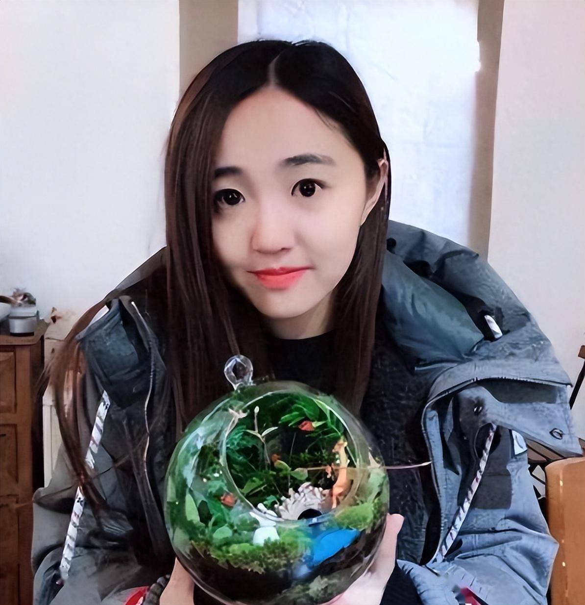 教出逆女当众吐口水进妈杯国民童年滤镜碎一地
