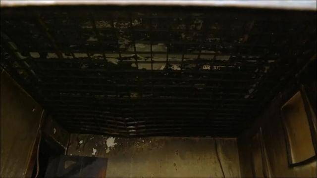 安宁果树园小区一烧烤店突发火情，老板娘打麻将逃过一劫