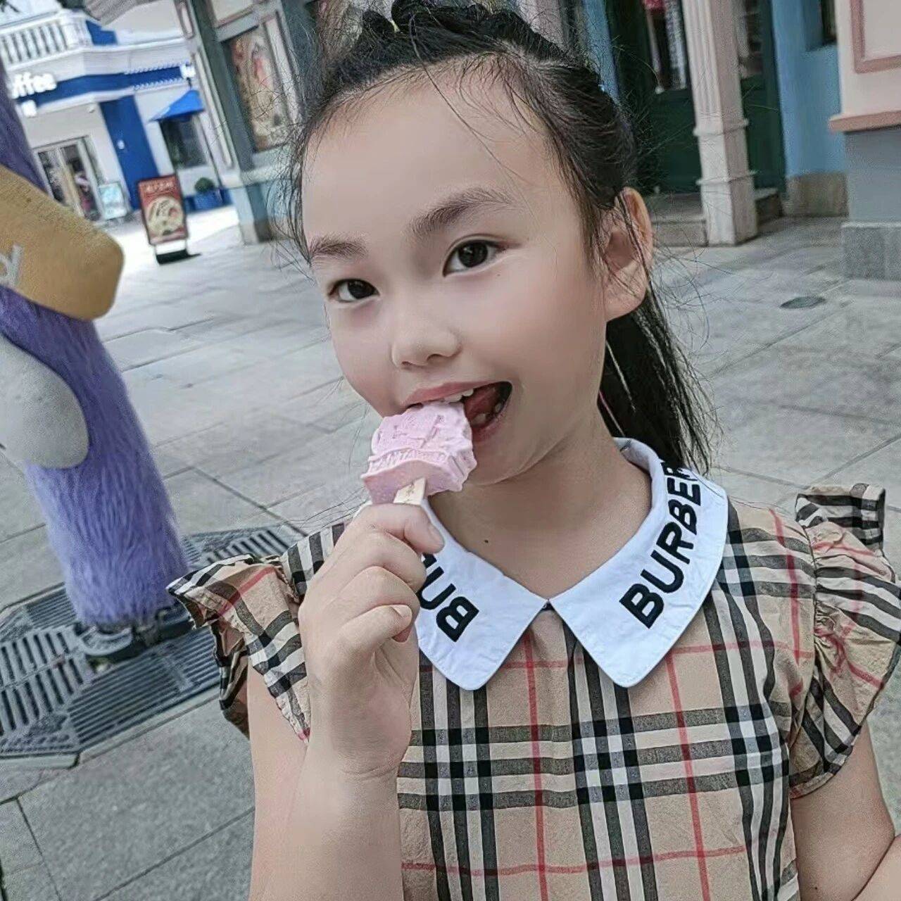 10月18号明星小主播讲故事丨程依诺《豆荚里的豌豆》_绘本故事_孩子_西瓜
