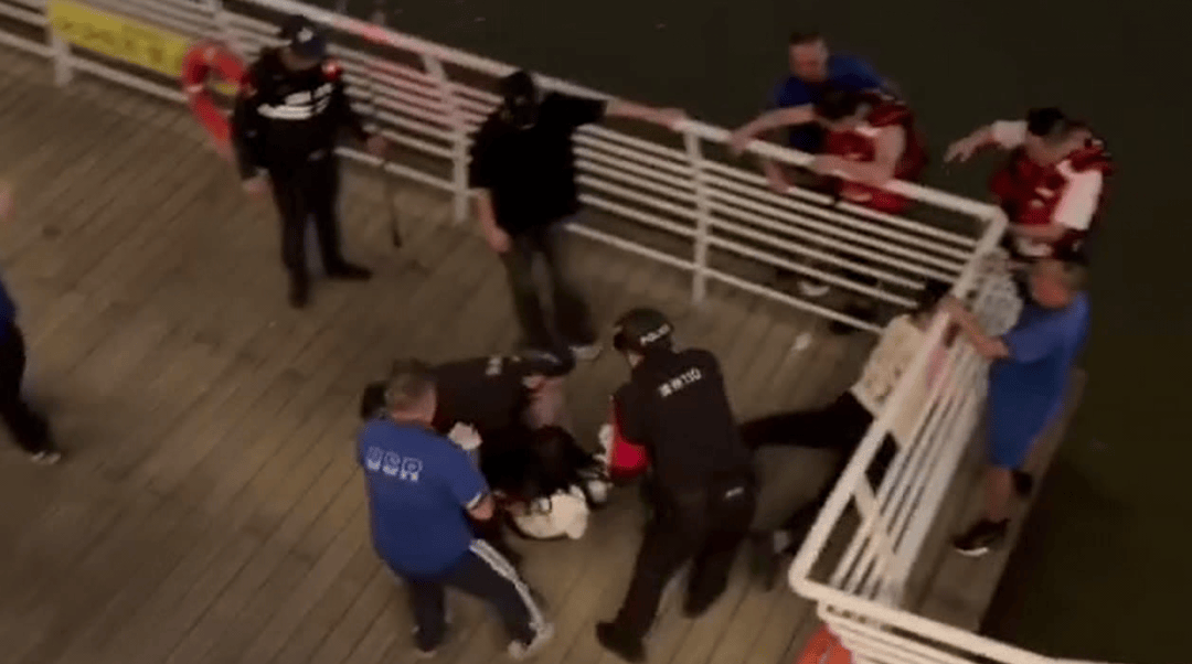 漳州九龙江突发!一女子欲轻生!