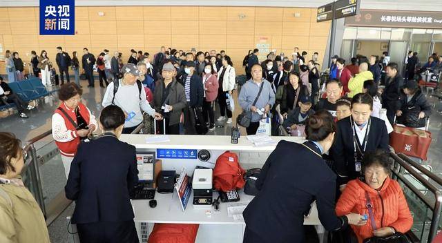 近三分之一旅客70岁以上 老人们的温暖“迁徙”该如何守护 近三分之一旅客70岁以上 老人们的温暖“迁徙”该如何守护