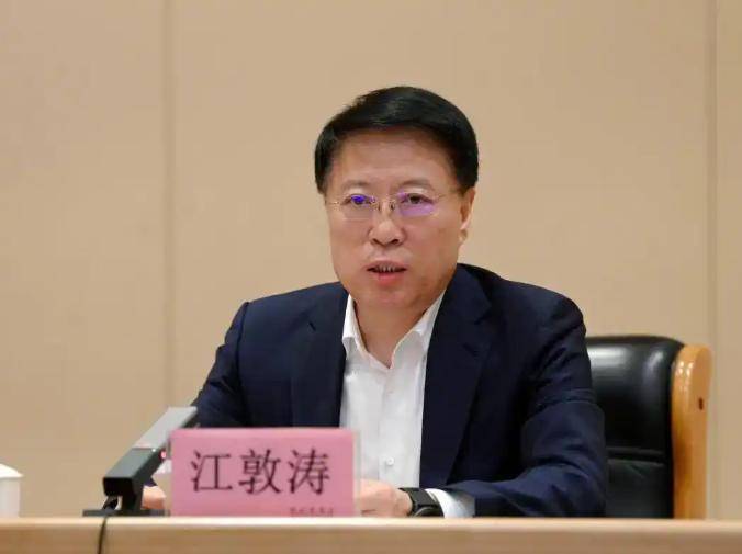 周末打“虎”,直辖市副市长任上被查!今年以来已有49名中管干部落马 周末打“虎”,直辖市副市长任上被查!今年以来已有49名中管干部落马