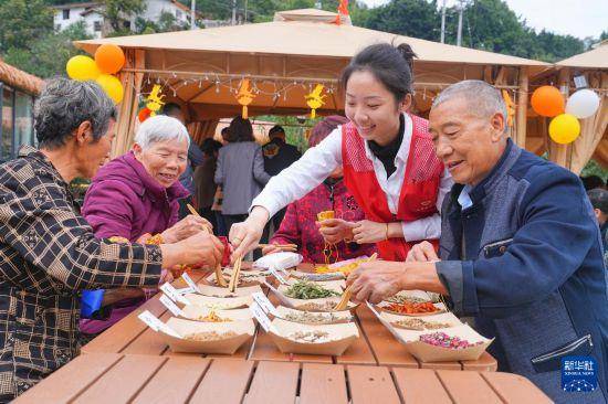 多彩活动迎重阳