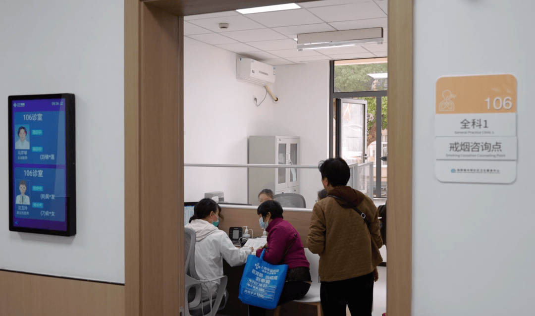 西苑醫院代診掛號服務老人體檢全程引導，安穩完成檢查的簡單介紹