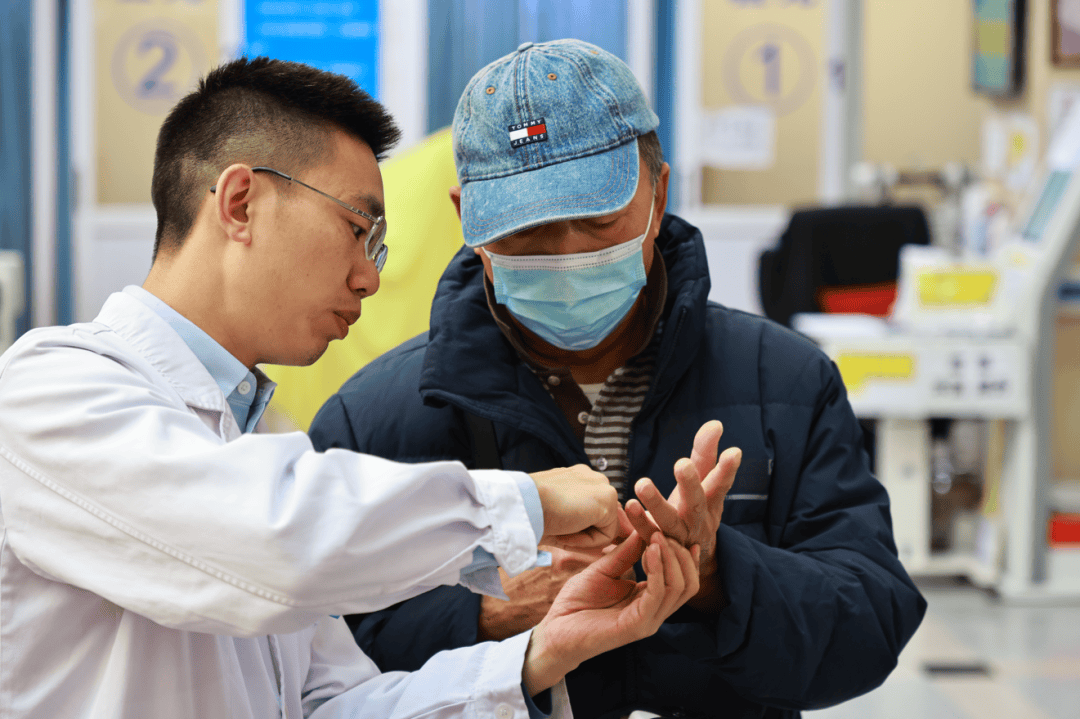 包含中国中医科学院眼科医院帮忙挂号陪同看病复杂病情综合分析，治疗方向更明确的词条