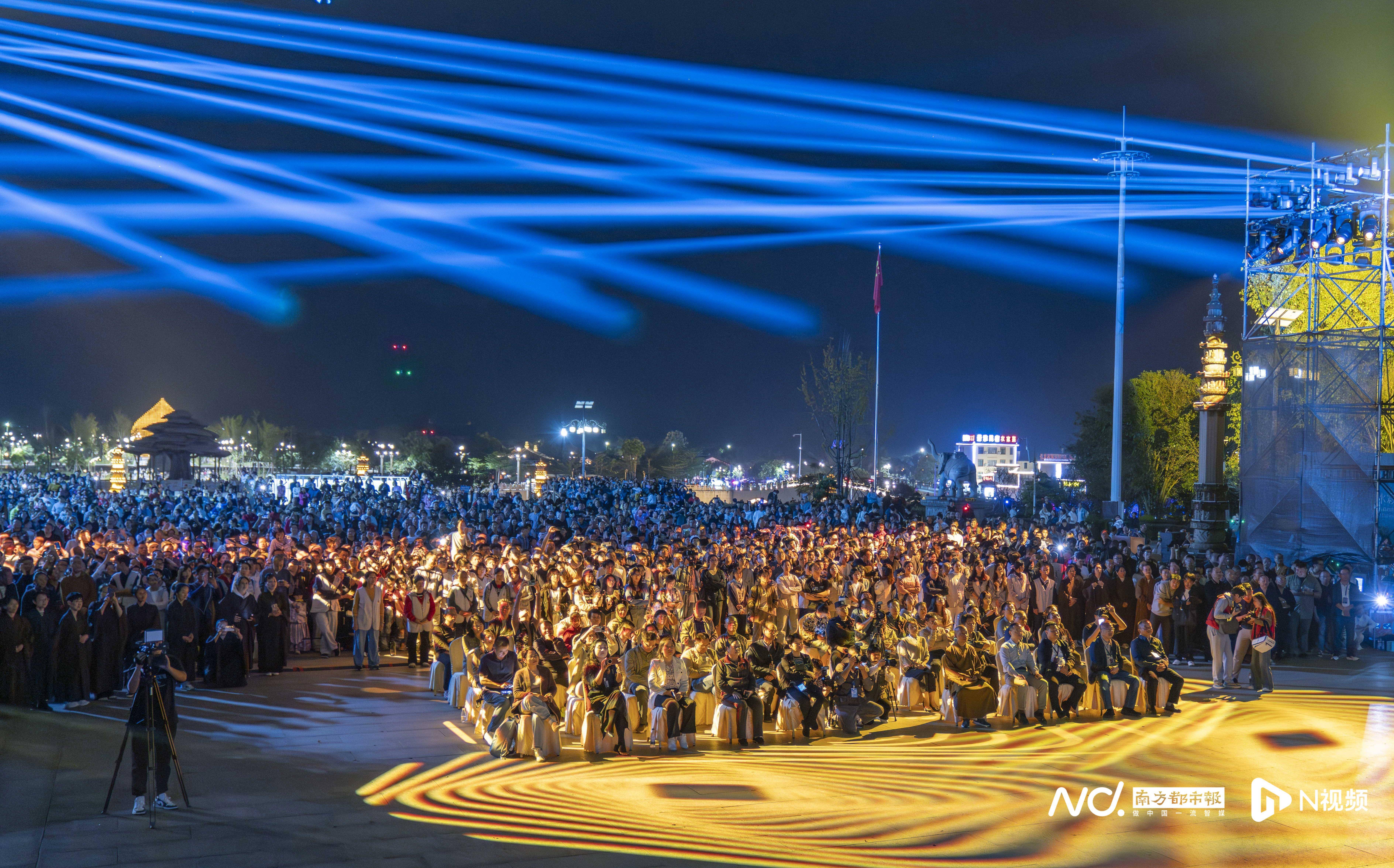 科技赋能传统文化，万名游客打卡《梦幻·南华》光影艺术展
