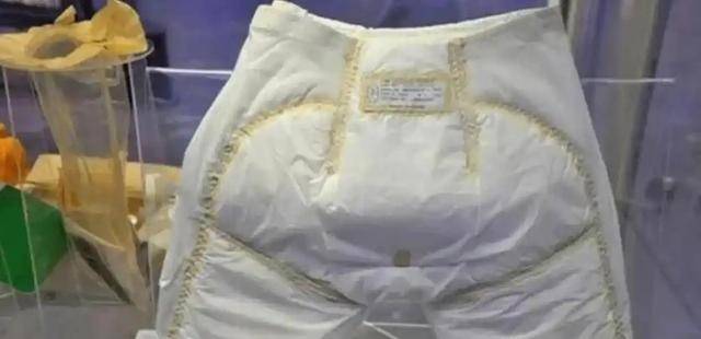 原创             神舟二十即将返航，3名航天员大约250多斤的排泄物，该怎么处理？