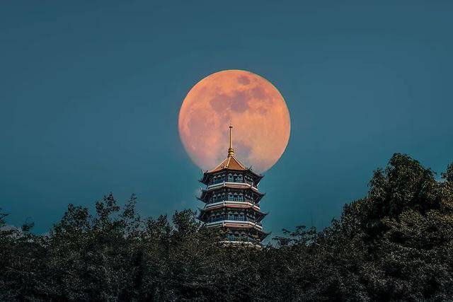 “超级月亮”来袭!今年最大“满月”有啥预兆?