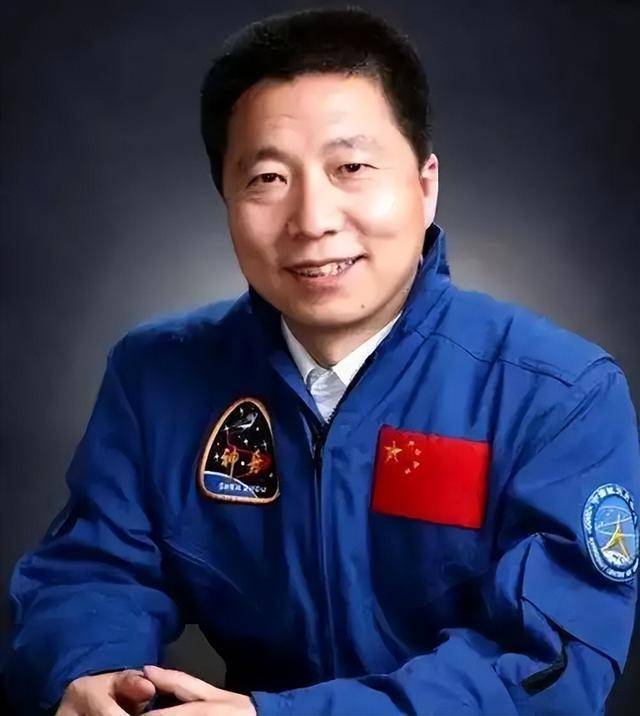 原创 神舟20号返家受阻!疑遭碎片撞击,若修不好,神舟22号或紧急升天