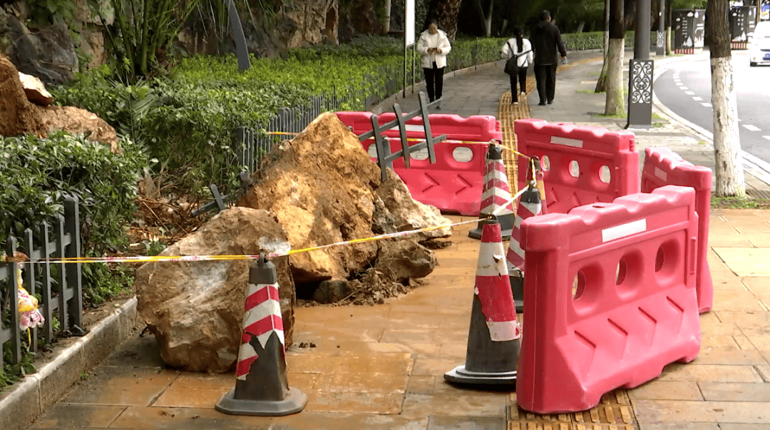 昆明圆通山突发山体滑坡！最新消息→