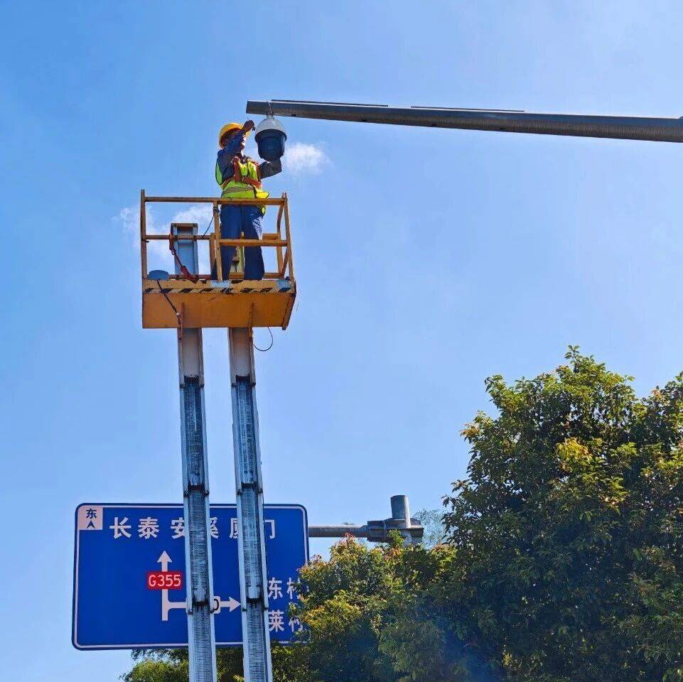 【一支部一品牌】应急装备物资储备分中心开展“数字赋能，党建引领”主题党日活动项目监控公路 