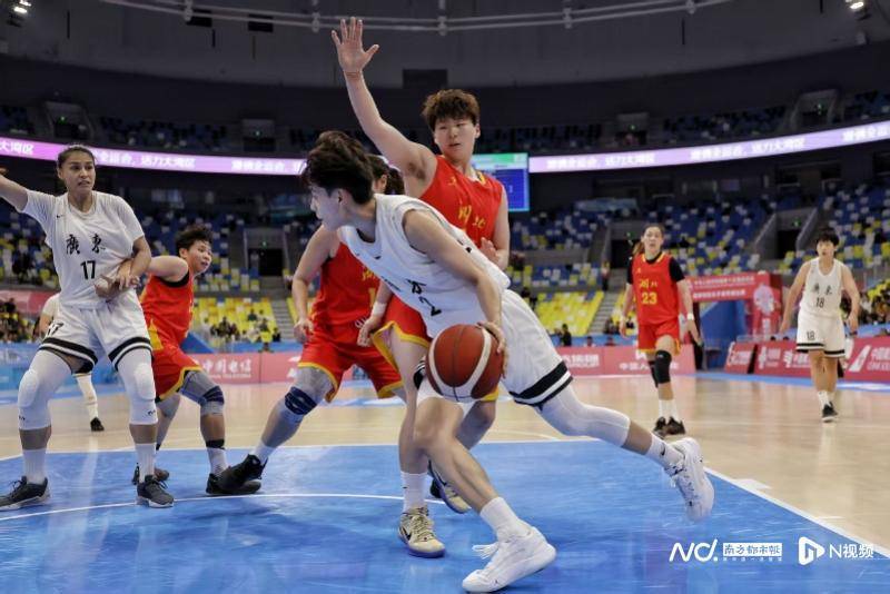 十五运会首秀，杨力维、杨舒予姐妹合力砍下32分