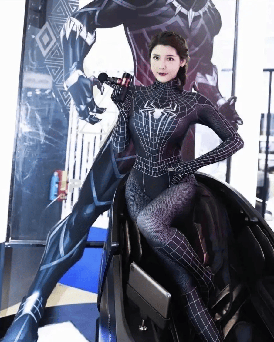178cm刘太阳cos"蜘蛛侠",网友:魔鬼身材谁顶得住?