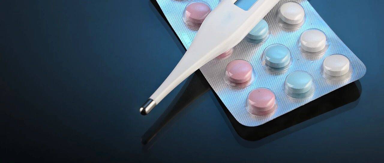 38.5以下物理降温,38.5以上吃退烧药?应对发烧你需要掌握这些心法_体温_孩子_身体