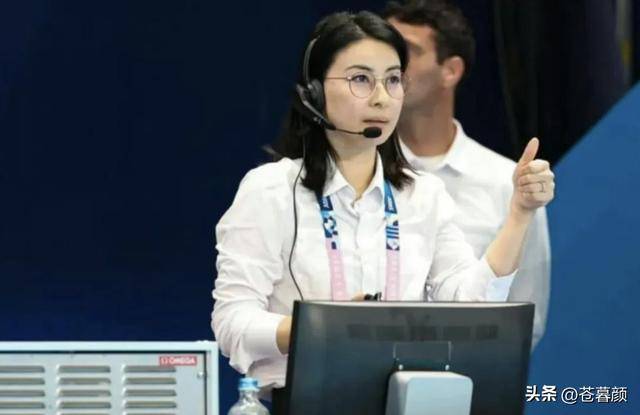 霍震霆没想到,44岁儿媳郭晶晶再次官宣喜讯,让整个阔太圈沉默了