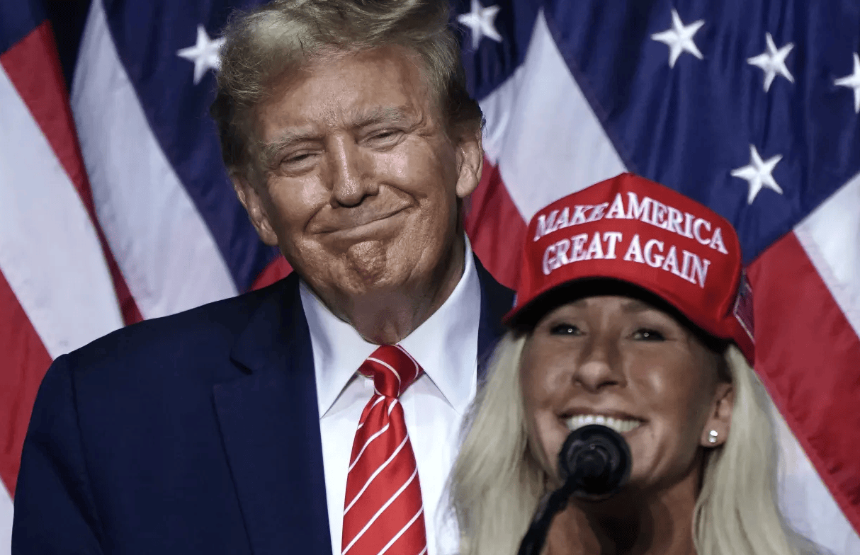 继马斯克之后，特朗普又与一“亲密盟友”闹掰：一条短信成导火索？MAGA阵营分裂加剧