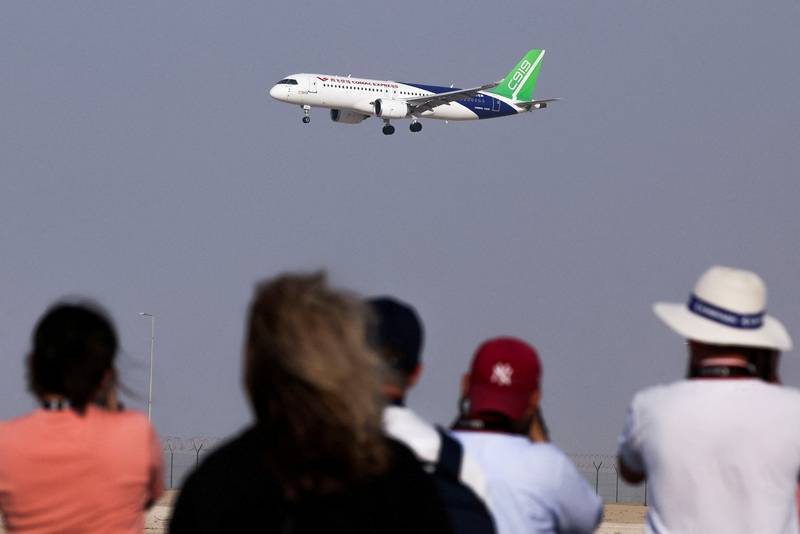 C919亮相迪拜上空，空客、波音发声