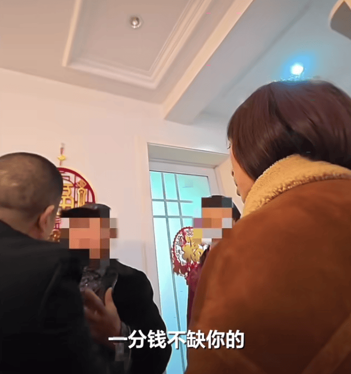 山东临沂一对新人在接亲时遭到陌生人“赶喜”！临沂公安：该男子已被找到并处理