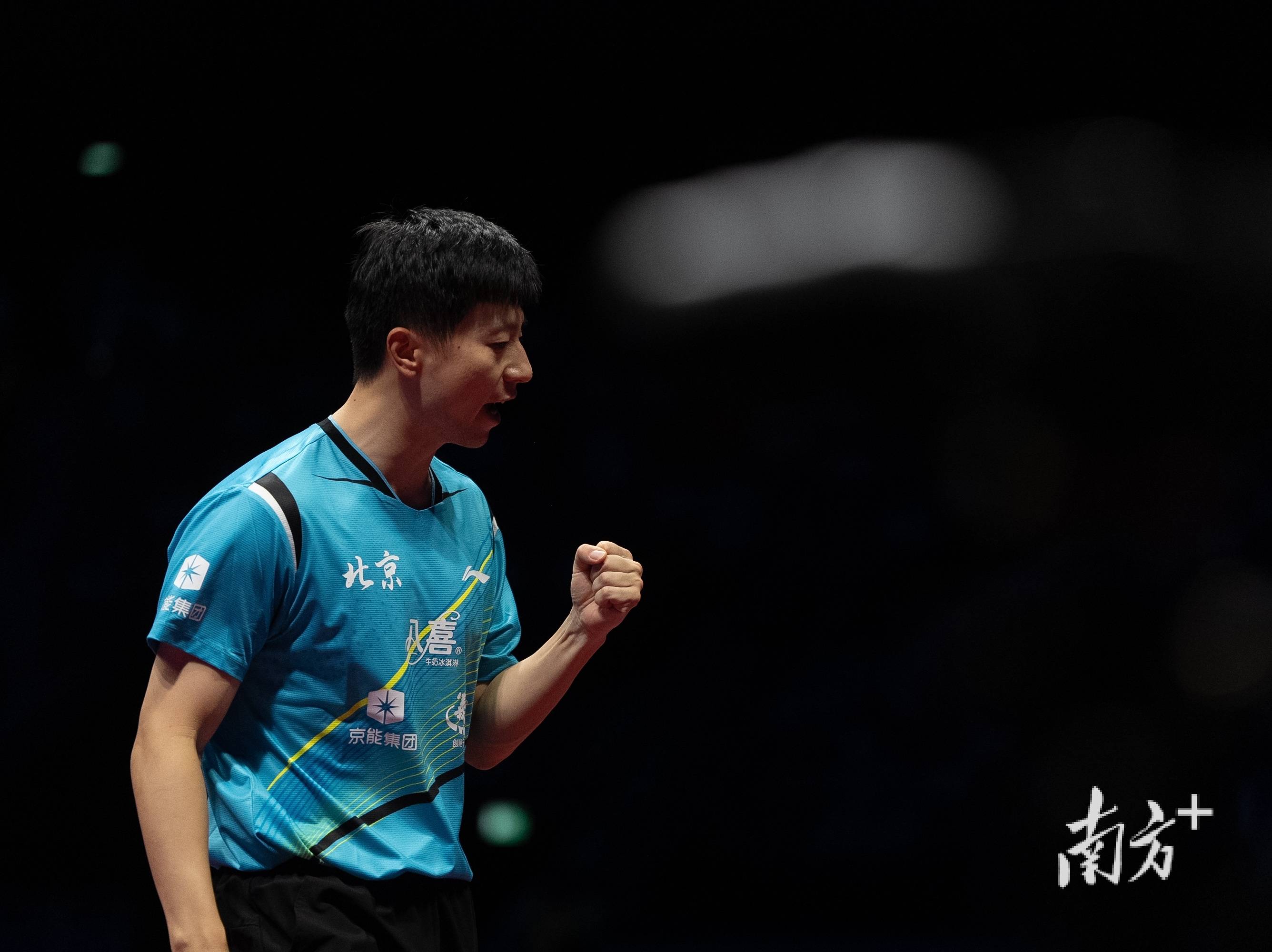 定海神针马龙拿2分,助北京队夺得十五运会乒乓球男团金牌