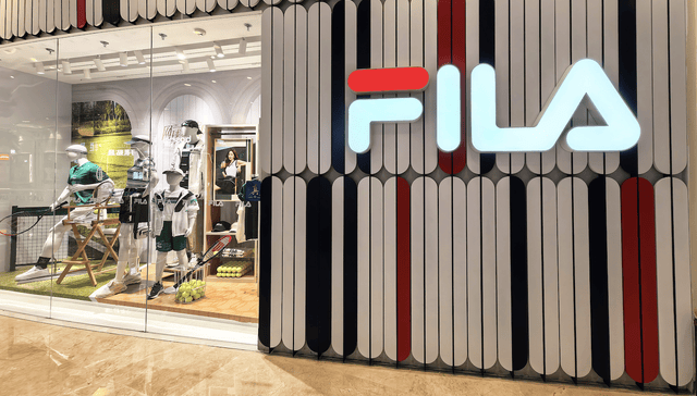 店员备注顾客信息“买双鞋子都嫌贵”，还发到了会员群！斐乐官方紧急致歉