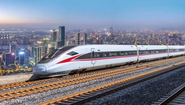 云南昆明一试验列车碰撞事故致11死2伤，知情人：5人同村系相约外出务工