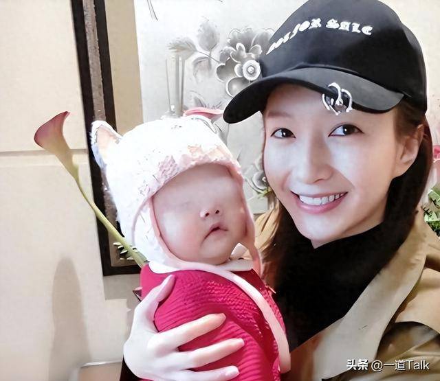 海外产子真相大白6个月,39岁江疏影罕见露面,近照曝光令人意外