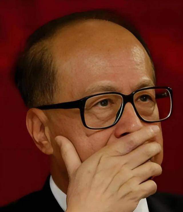 真没想到,香港的一场大火,竟让人看清了李嘉诚的“真面目”