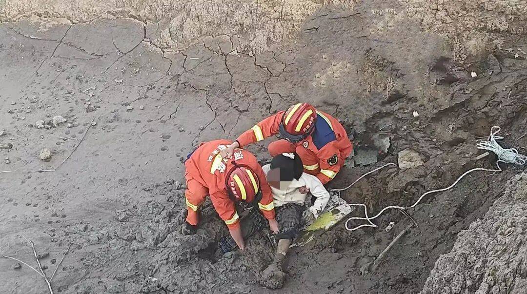 【科普】这种生活中常见的非牛顿流体，真的会“吃人”！