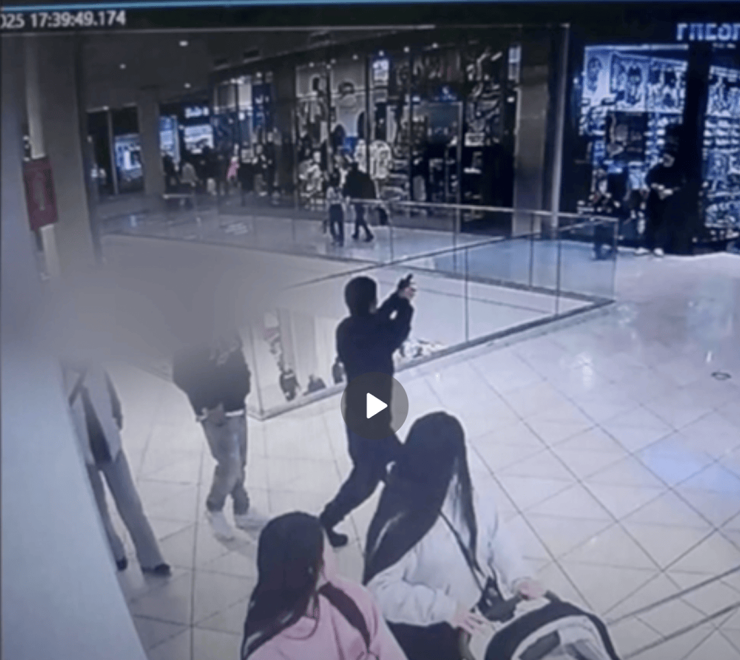 嫌疑人连开数枪致3人受伤！多名中国人亲历美国大型商场枪击事件