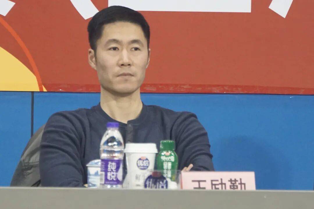 体总：占旭刚任举重摔跤柔道运动管理中心主任，王励勤任乒羽中心副主任