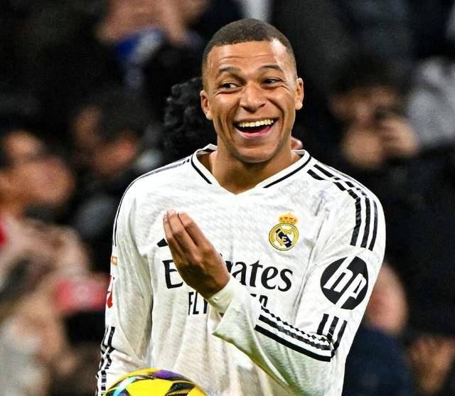 年度55球!姆巴佩冲击C罗纪录:5场再进5球 将创皇马历史