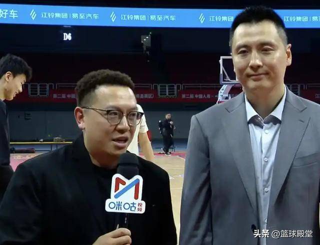 胜香港金牛采访！卢伟谈磨合，点评张镇麟，亲承王哲林苦练罚球！