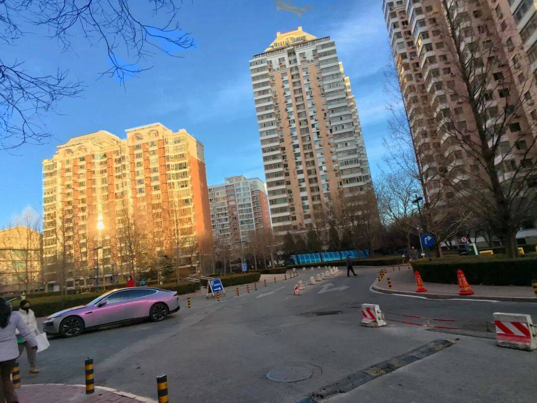 别吹了，AI眼镜没那么神