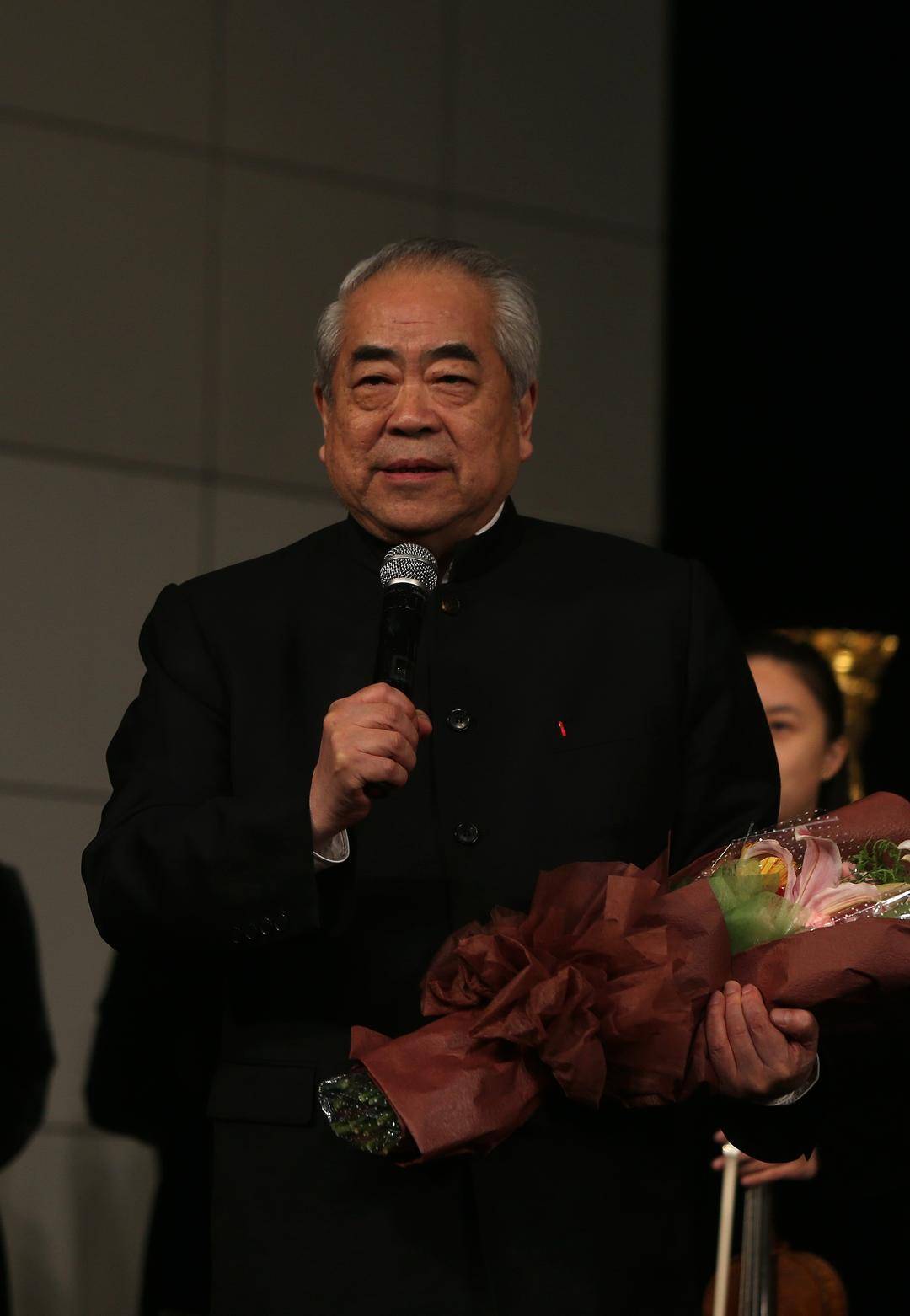 87岁范曾:四段婚姻,亲生后代一女一子