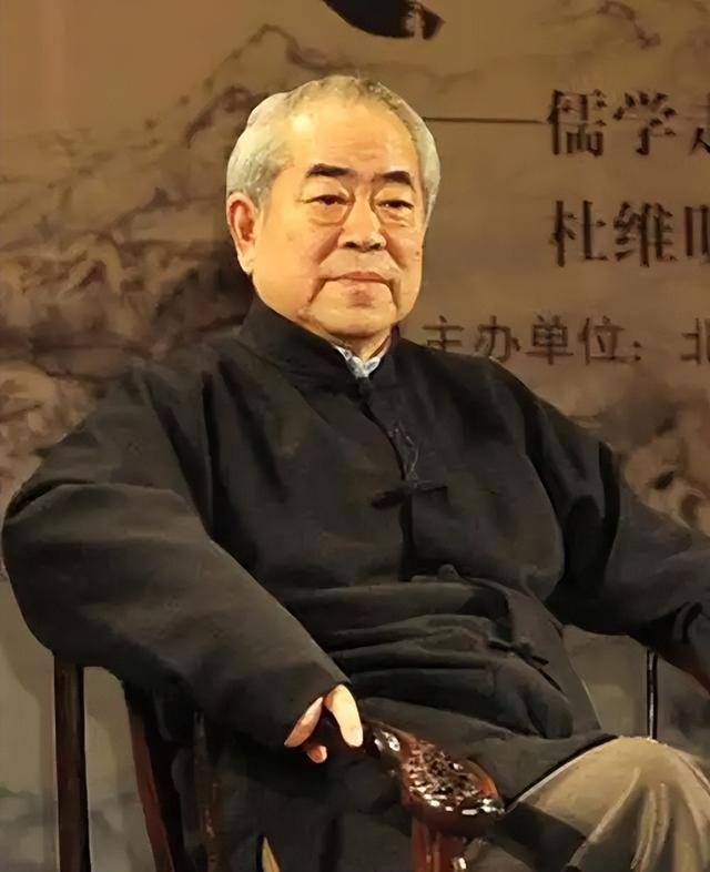 与女儿断绝关系仅1天,范曾担心的事发生了,小50岁娇妻受牵连