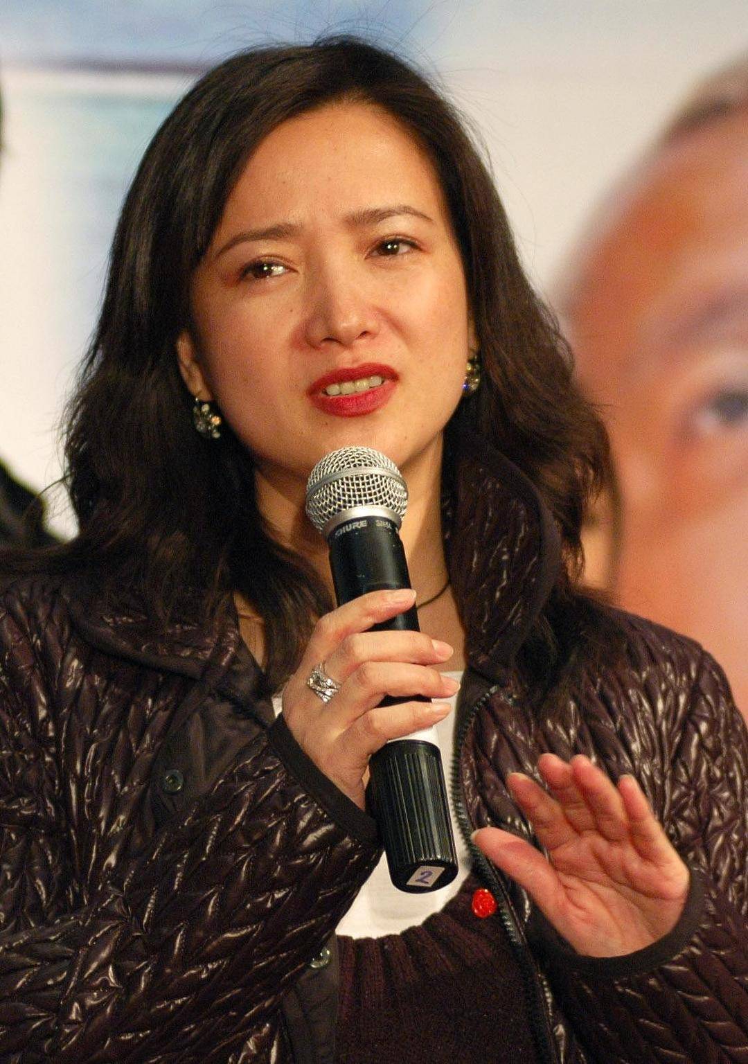 六小龄童发文悼念何晴,当年她在火车上被《西游记》导演一眼看中