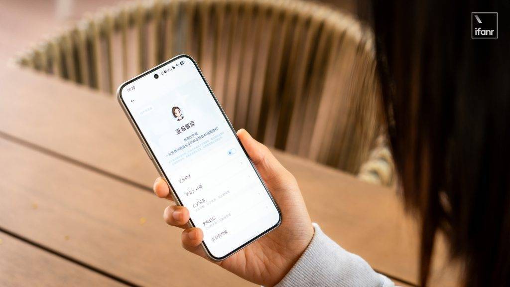 剿杀豆包手机助手，可能是互联网巨头的一次「共谋」