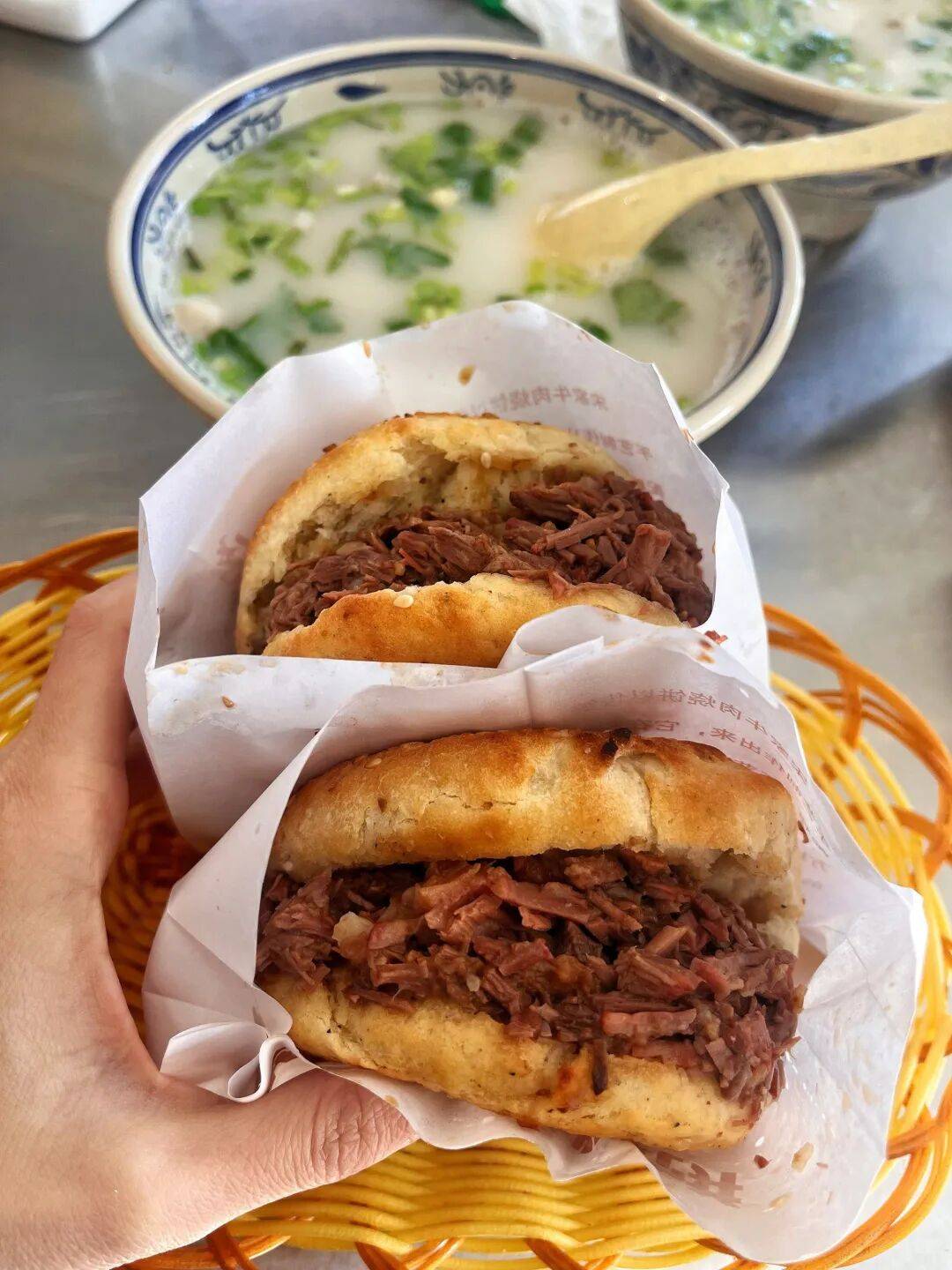 一口沦陷鲁西南!曹县烧牛肉夹烧饼,牛肉汤涮火锅,菏泽牛肉玩出新花样