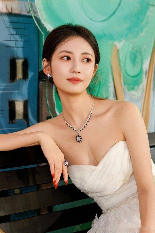 陈钰琪|淡雅美丽