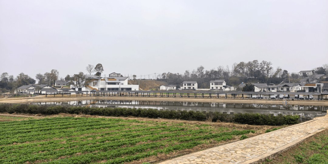 玛瑙河流域绘就“绿富美”乡村新景