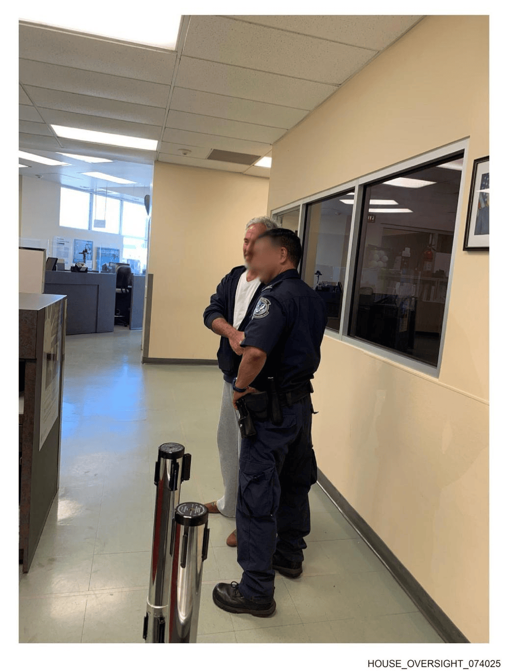 爱泼斯坦案档案公布在即！美司法部被爆“赶工”处理档案敏感信息_搜狐网